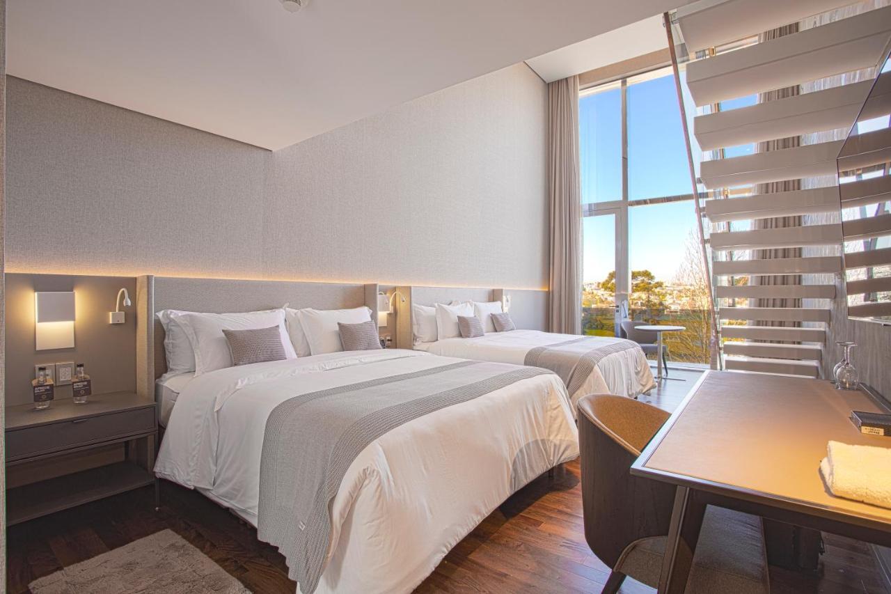 Suryaa Hotel Pinhais, Curio Collection By Hilton Extérieur photo