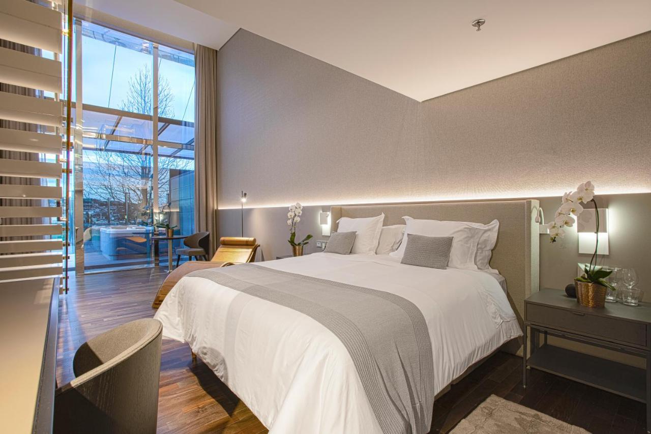 Suryaa Hotel Pinhais, Curio Collection By Hilton Extérieur photo