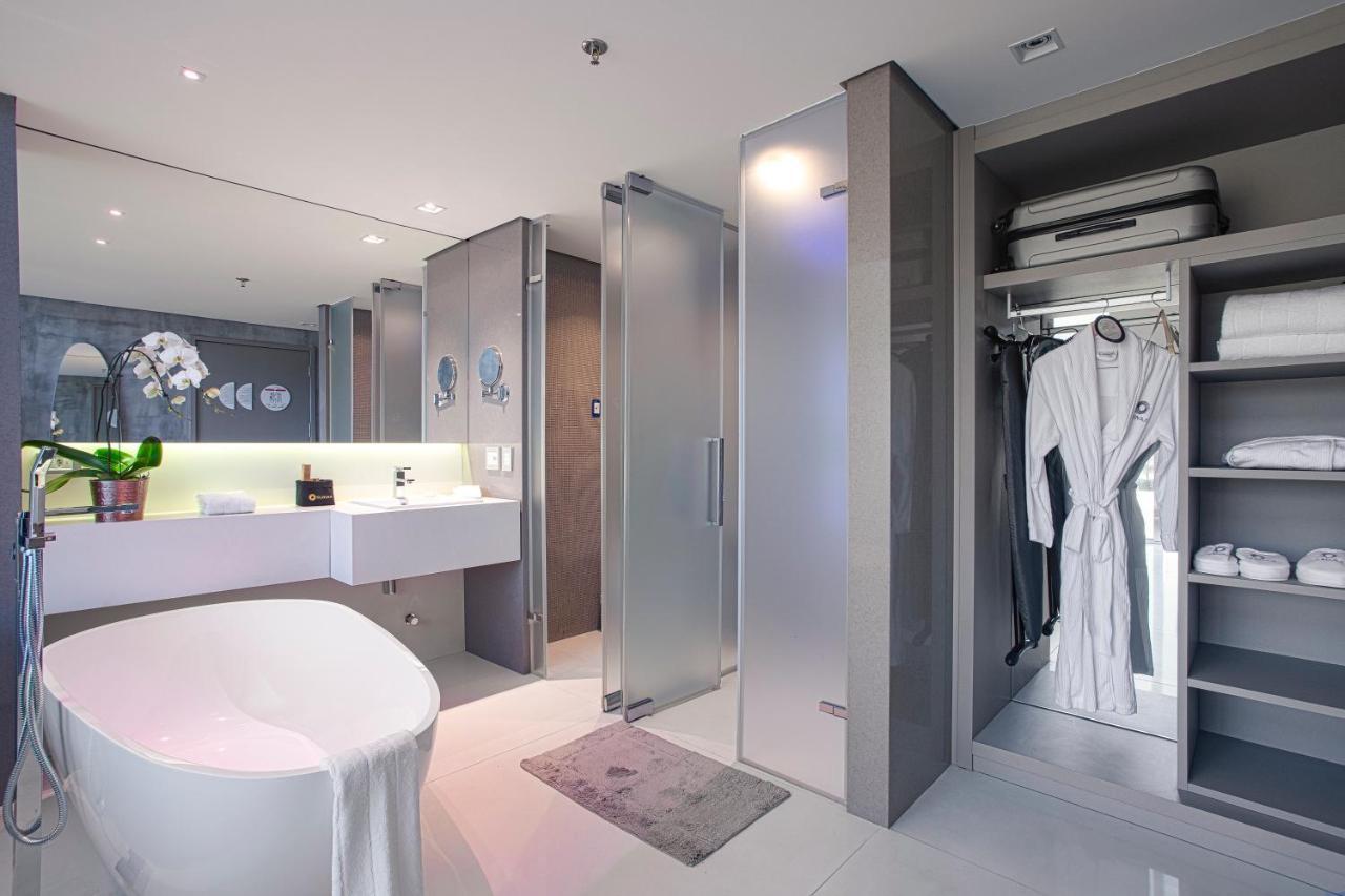 Suryaa Hotel Pinhais, Curio Collection By Hilton Extérieur photo