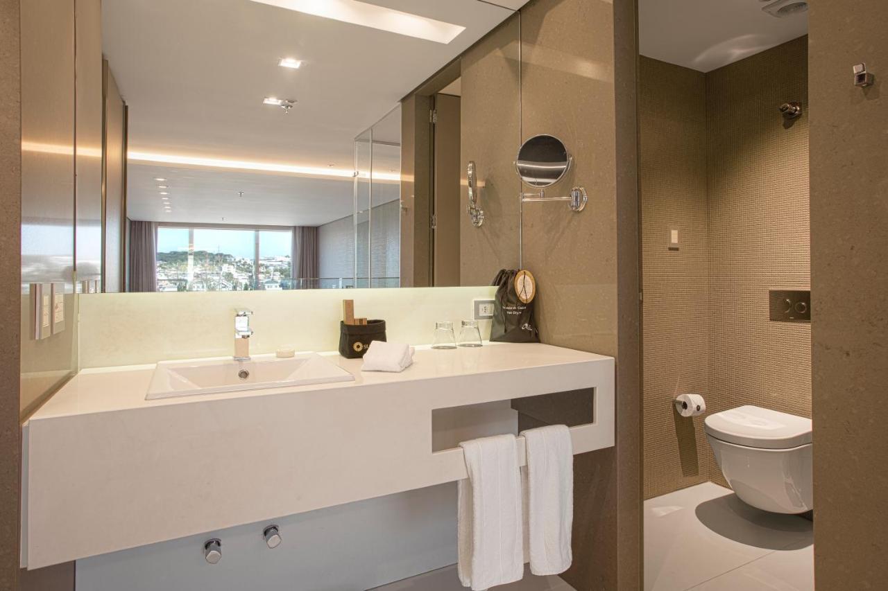 Suryaa Hotel Pinhais, Curio Collection By Hilton Extérieur photo