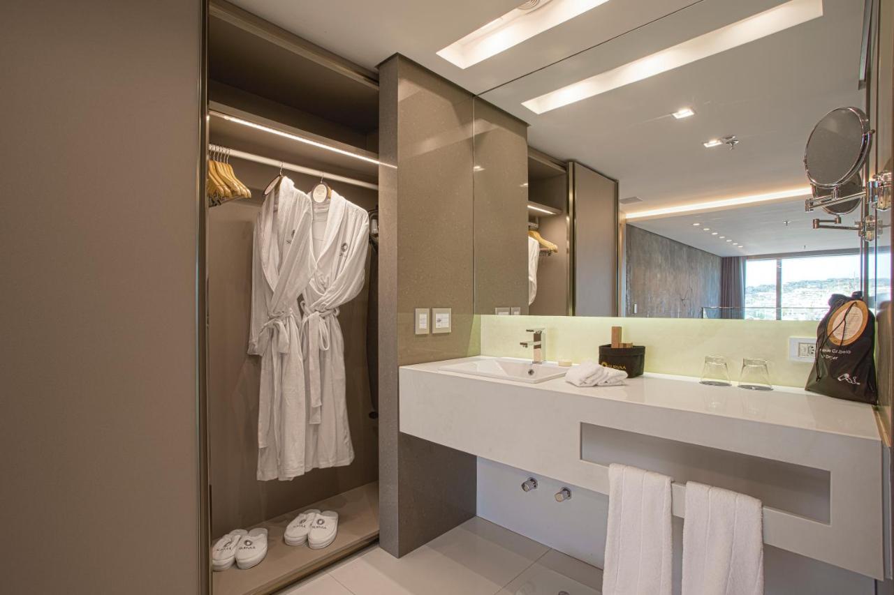 Suryaa Hotel Pinhais, Curio Collection By Hilton Extérieur photo