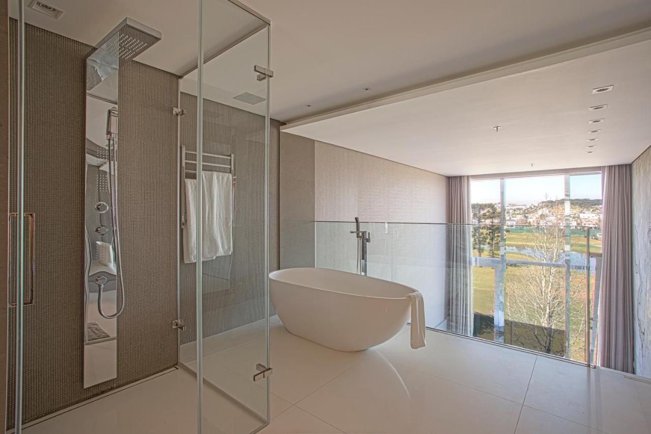 Suryaa Hotel Pinhais, Curio Collection By Hilton Extérieur photo