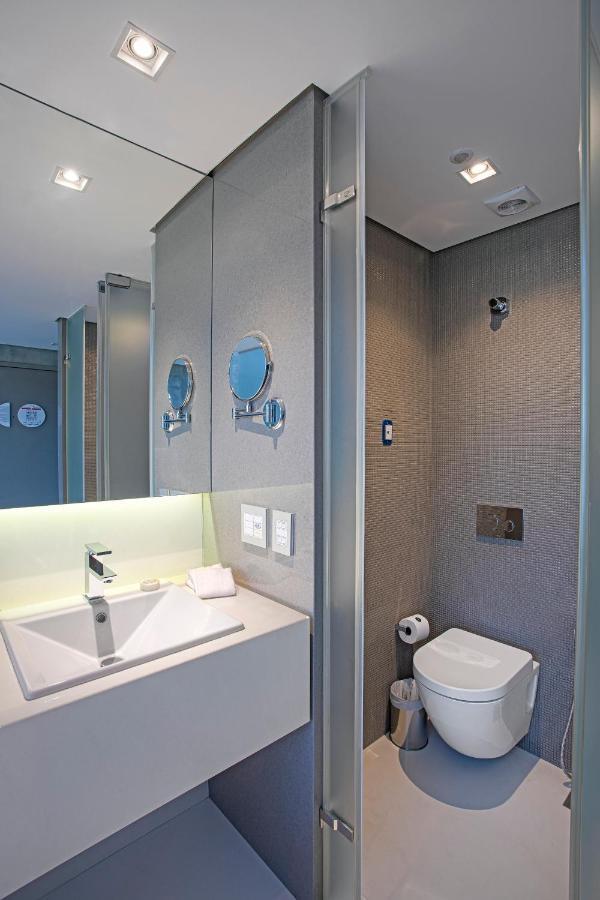 Suryaa Hotel Pinhais, Curio Collection By Hilton Extérieur photo
