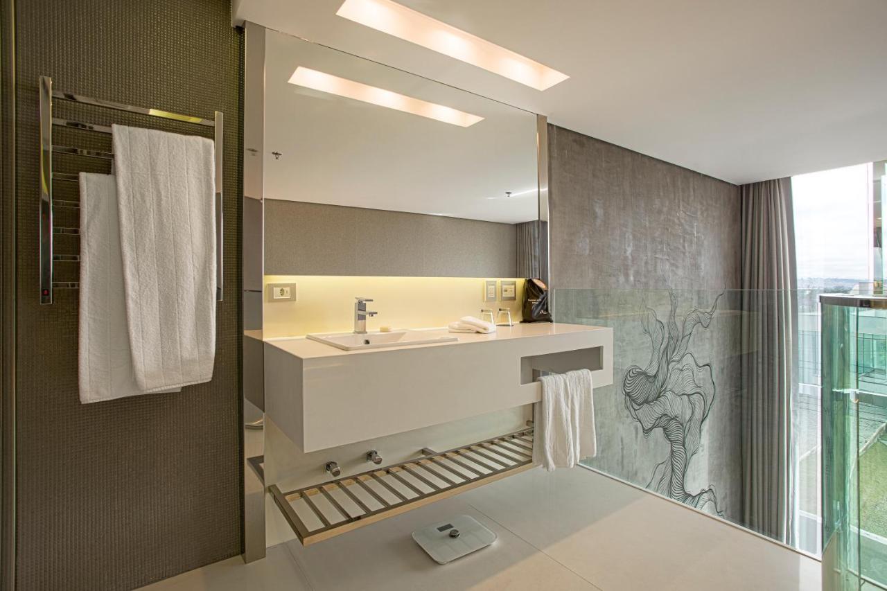 Suryaa Hotel Pinhais, Curio Collection By Hilton Extérieur photo
