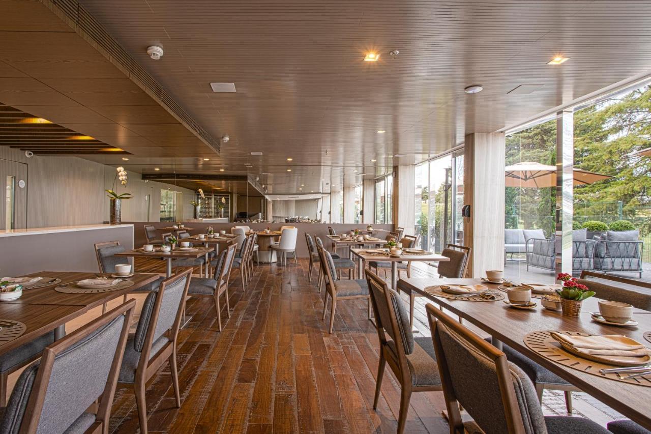 Suryaa Hotel Pinhais, Curio Collection By Hilton Extérieur photo